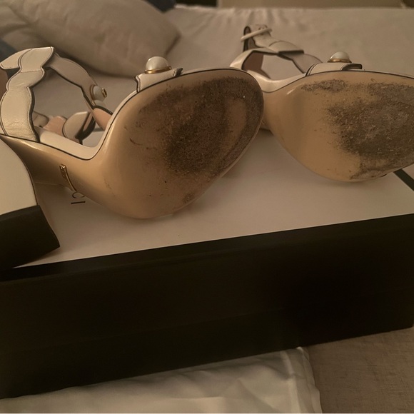 Beige chunky heel Gucci Sandals size 37. In very good condition. Authentic - Picture 4 of 6